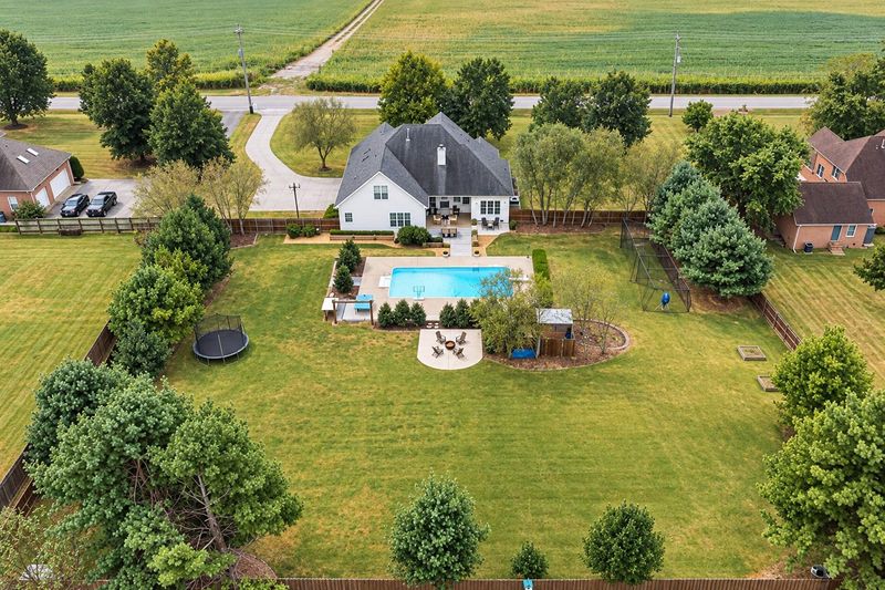 2792 Thompson Station Rd E, Thompsons Station, TN 37179