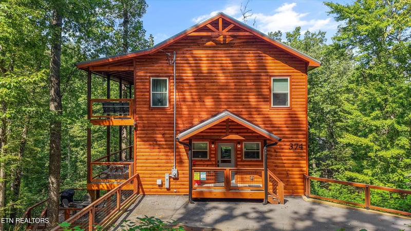 374 Buena Vista Dr, Sevierville, TN 37876