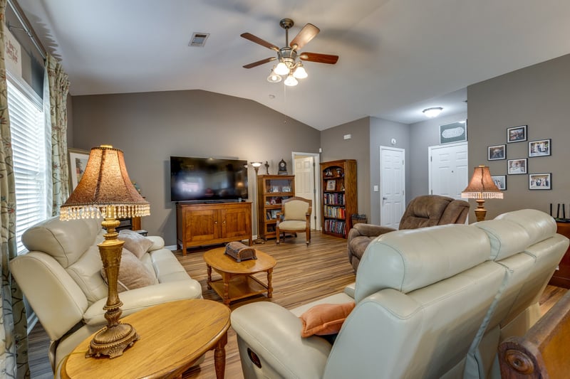 1769 Auburn Ln, Columbia, TN 38401