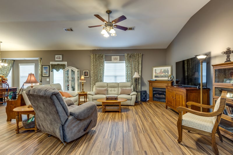 1769 Auburn Ln, Columbia, TN 38401