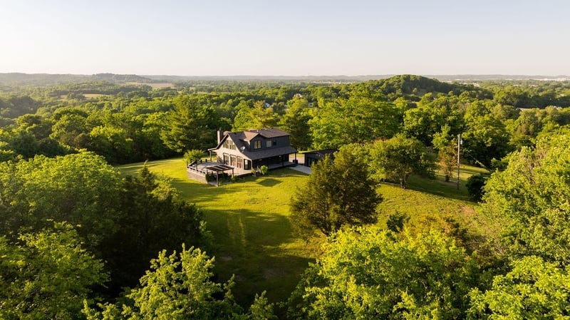 2351 Harlan Rd, Columbia, TN 38401
