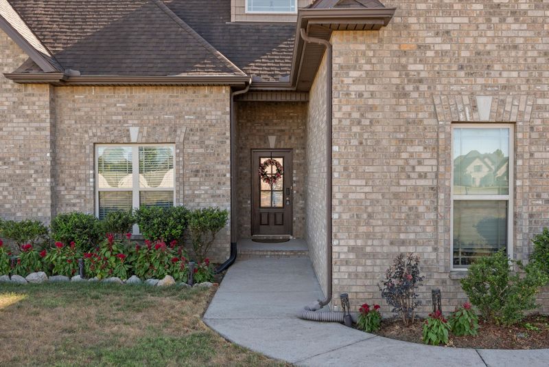 3229 Shady Forest Dr, Murfreesboro, TN 37128