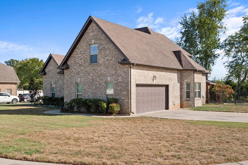 3229 Shady Forest Dr, Murfreesboro, TN 37128