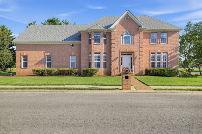 2326 Amber Glen Dr, Murfreesboro, TN 37128