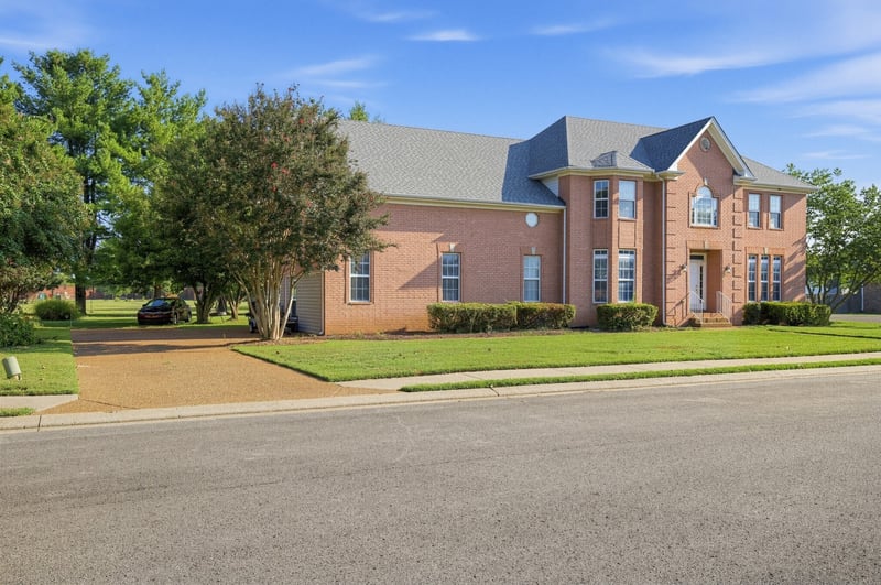2326 Amber Glen Dr, Murfreesboro, TN 37128