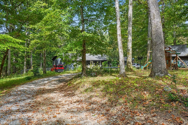 720 Harris Rd, Dickson, TN 37055