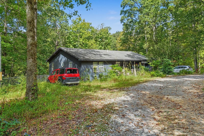 720 Harris Rd, Dickson, TN 37055