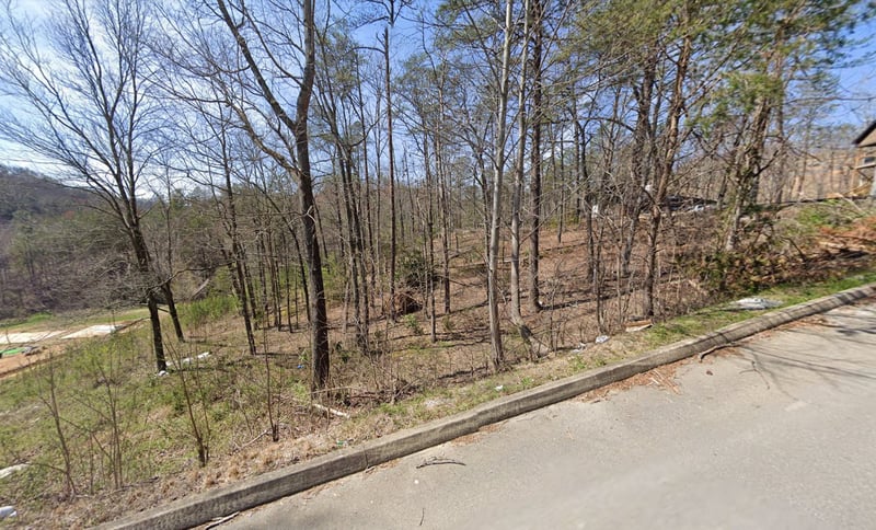 3020 Cloudburst Dr, Sevierville, TN 37862