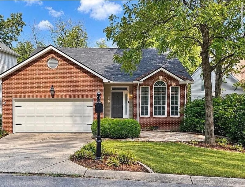 933 S Woodstone Ln, Nashville, TN 37211