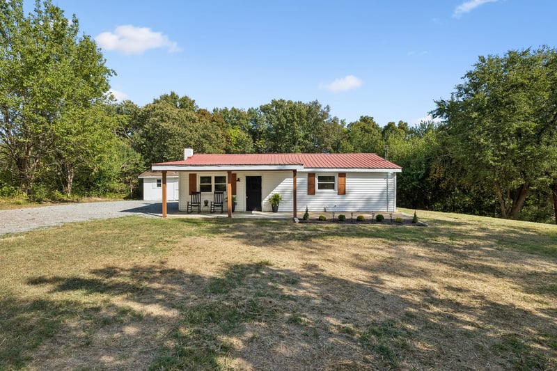 210 Donegan Crossing Rd, Dickson, TN 37055