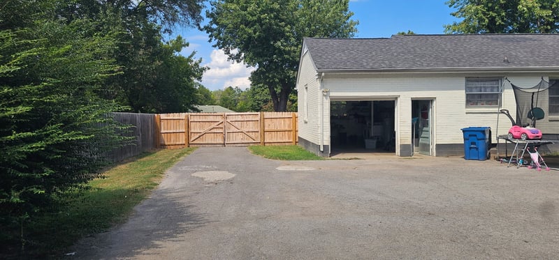 1123 Tuckahoe Dr, Nashville, TN 37207