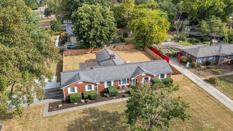 2518 Meadowood Dr, Nashville, TN 37214