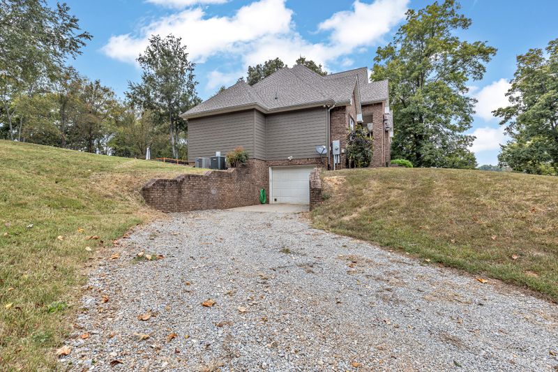 4610 Martins Chapel Rd, Springfield, TN 37172