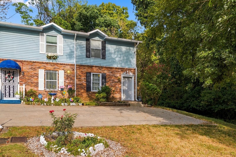 1422 Campbell Cir, Nashville, TN 37206
