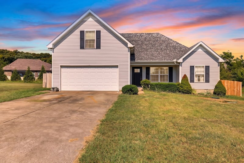 1220 Crescent Ridge Dr, Murfreesboro, TN 37128
