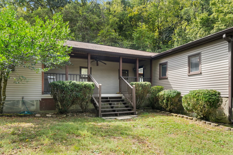 4833 Eatons Creek Rd, Nashville, TN 37218