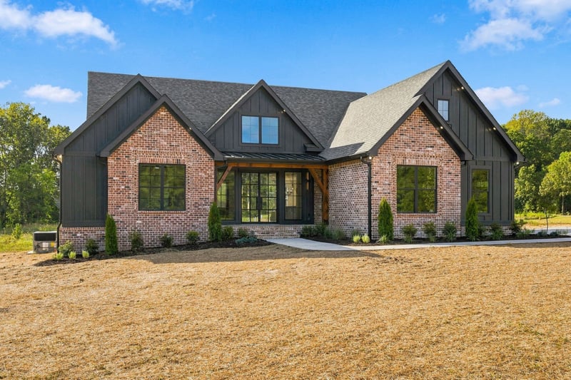 2264 Hogan Rd, Burns, TN 37029