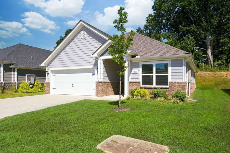 1003 Autumnwood Dr, Dickson, TN 37055