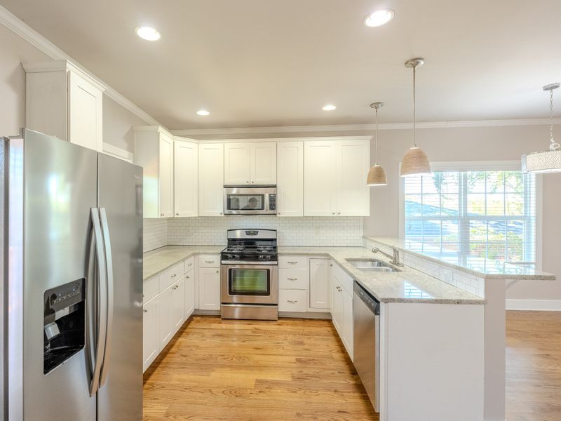 303 35th Ave N, Nashville, TN 37209