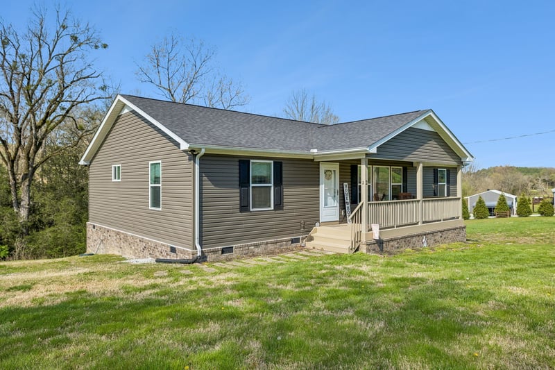 2 Hickman Creek Rd N, Hickman, TN 38567