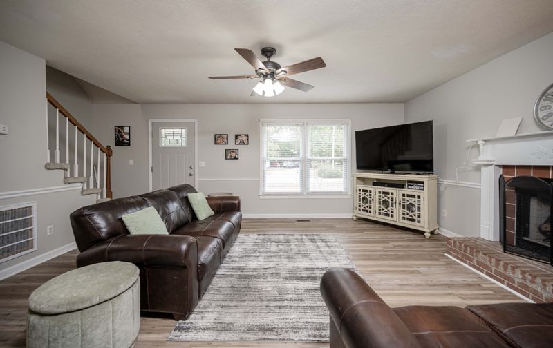 2722 Lone Oak Dr, Murfreesboro, TN 37128