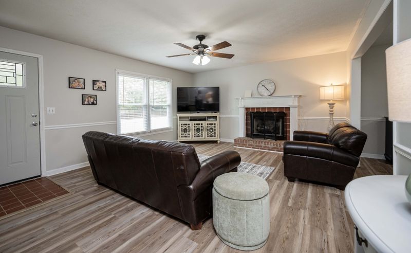 2722 Lone Oak Dr, Murfreesboro, TN 37128