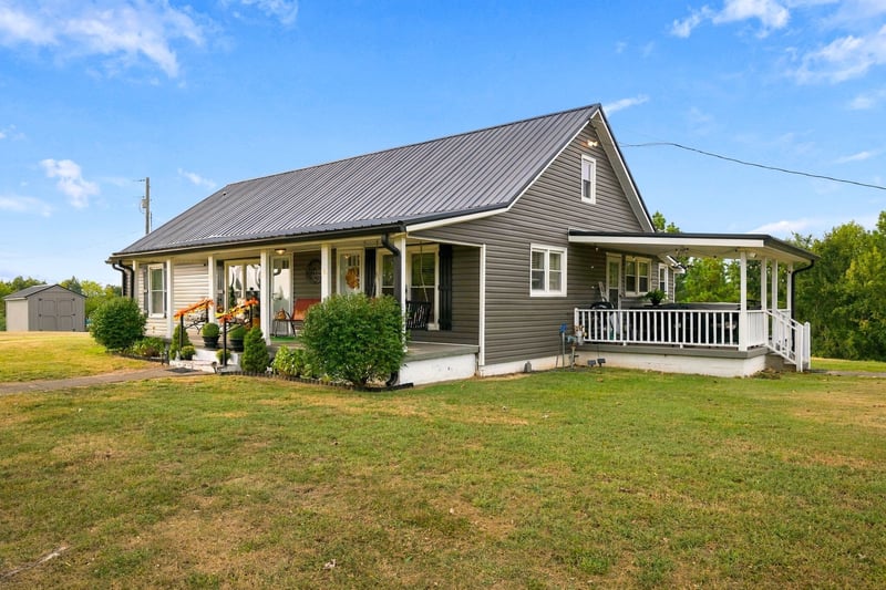 2412 Maysville Rd, Dickson, TN 37055
