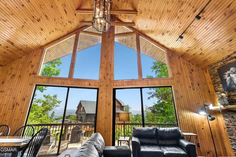 2295 Bluff Mountain Rd, Sevierville, TN 37876