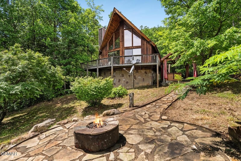 2295 Bluff Mountain Rd, Sevierville, TN 37876