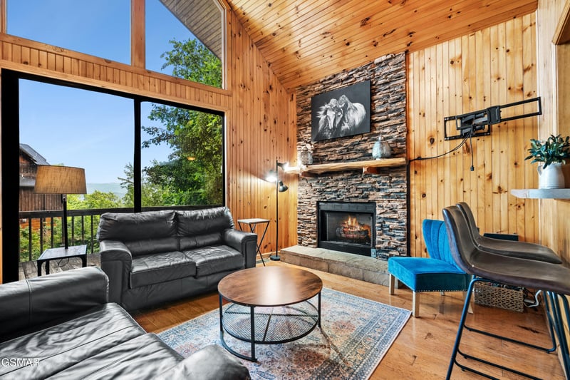 2295 Bluff Mountain Rd, Sevierville, TN 37876