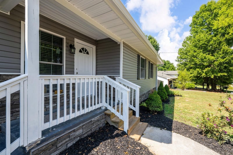 146 Fescue Dr, Chickamauga, GA 30707