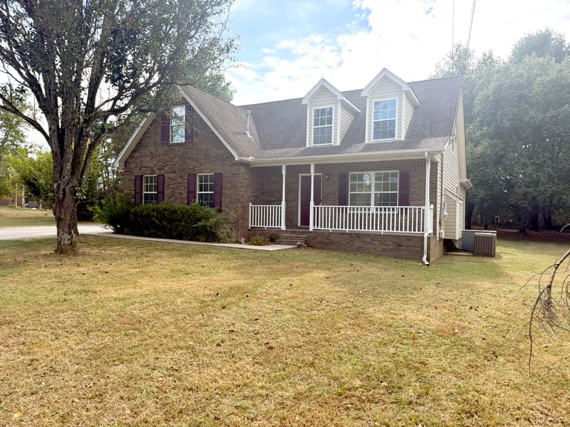 2039 Sterling St, Murfreesboro, TN 37127