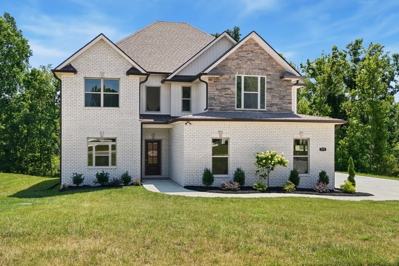 373 Young Ln, Pleasant View, TN 37146