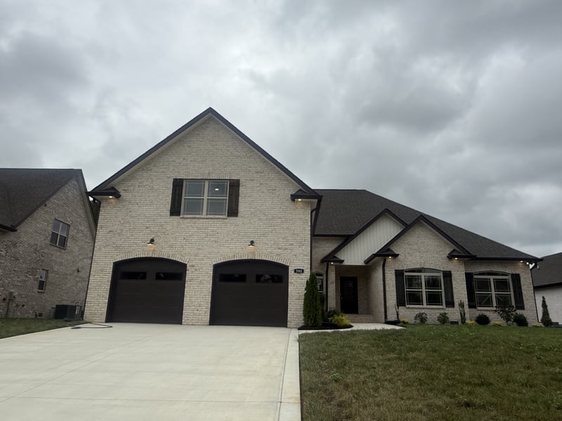 390 Young Ln, Pleasant View, TN 37146