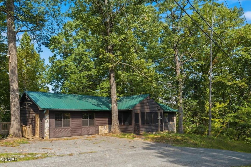 759 Ridgefield Dr, Sevierville, TN 37876