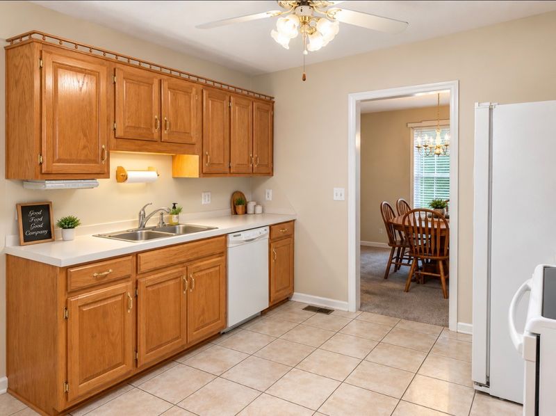 512 Christy Dr, Lebanon, TN 37087