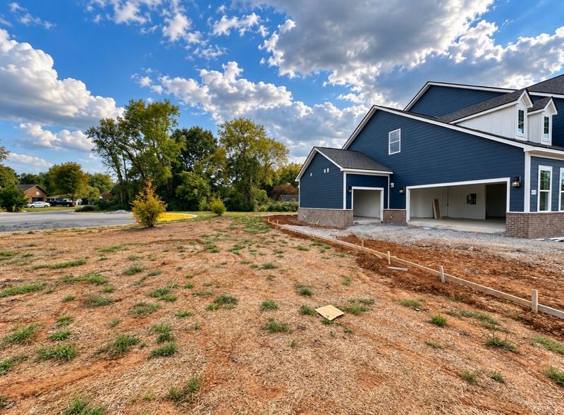 613 Banner Dr, Murfreesboro, TN 37129