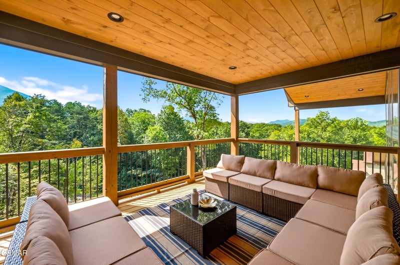 3839 Revetta Cir, Sevierville, TN 37862