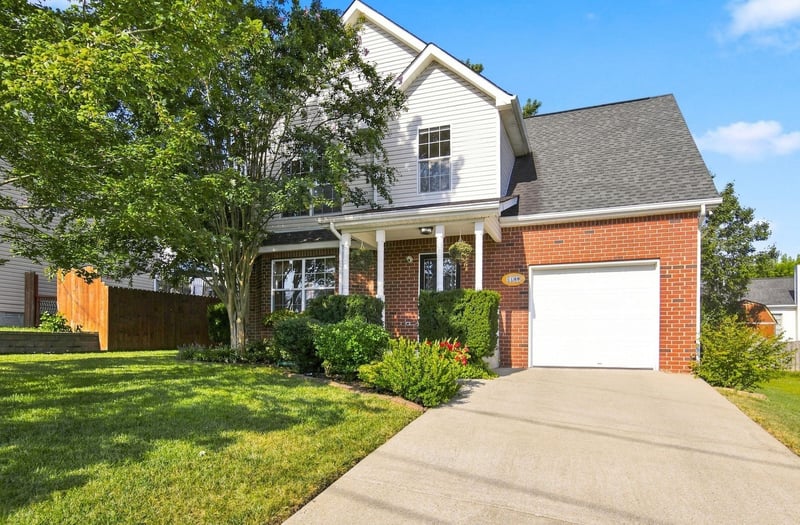 1128 Phelissa Dr, La Vergne, TN 37086
