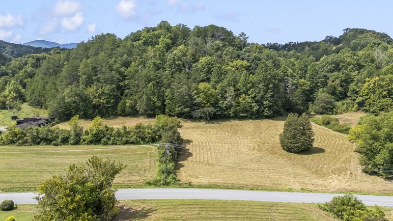 1964 Little Valley Rd, Sevierville, TN 37862