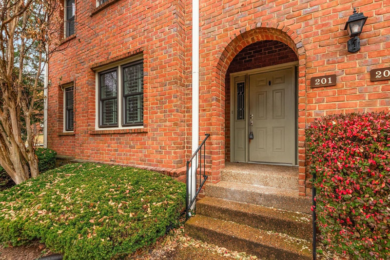 201 Westchase Dr, Nashville, TN 37205