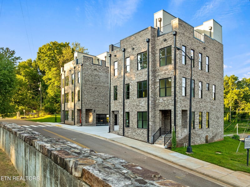 3084 Fort Dickerson Rd #1, Knoxville, TN 37920