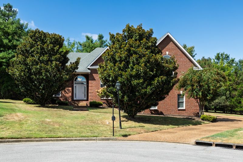 1409 Johns Meadows Cv, Hermitage, TN 37076