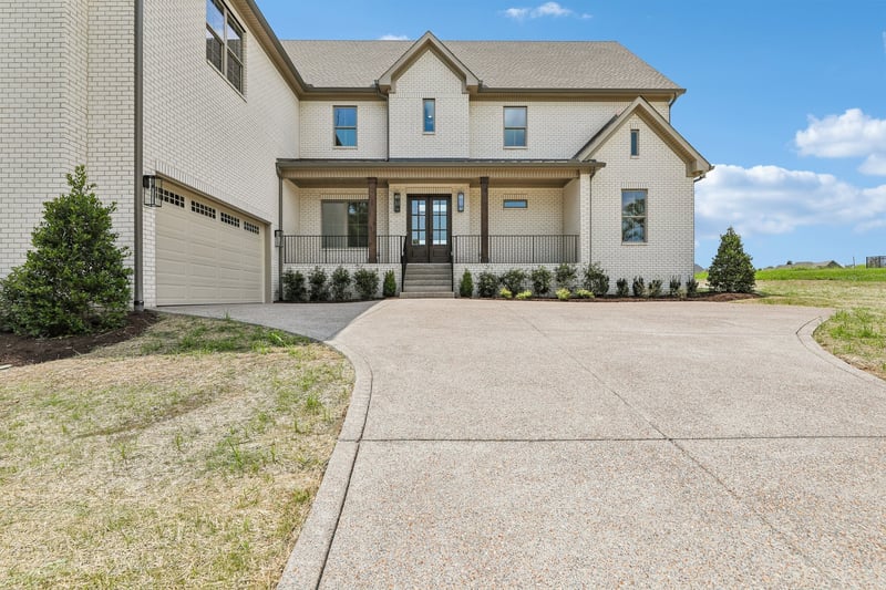 335 Raintree Dr, Hendersonville, TN 37075