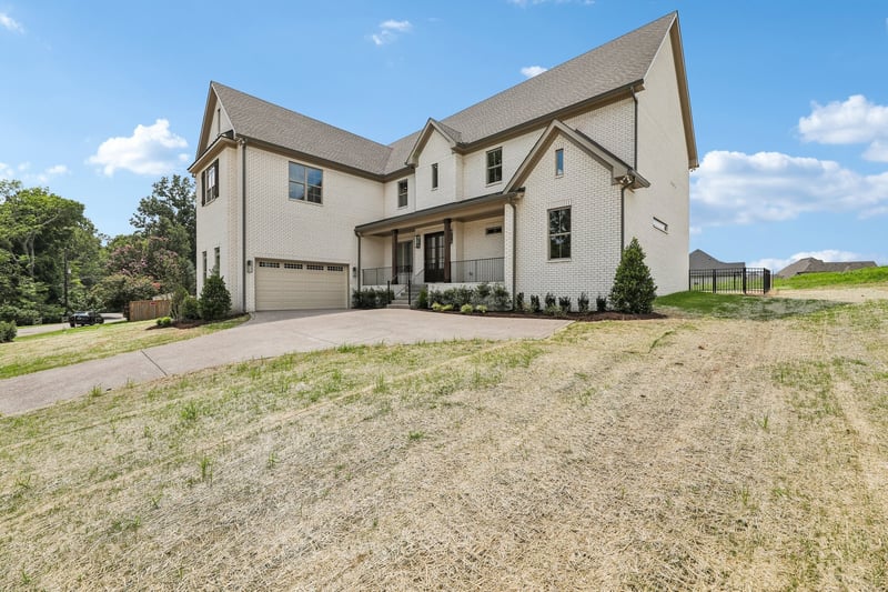 335 Raintree Dr, Hendersonville, TN 37075