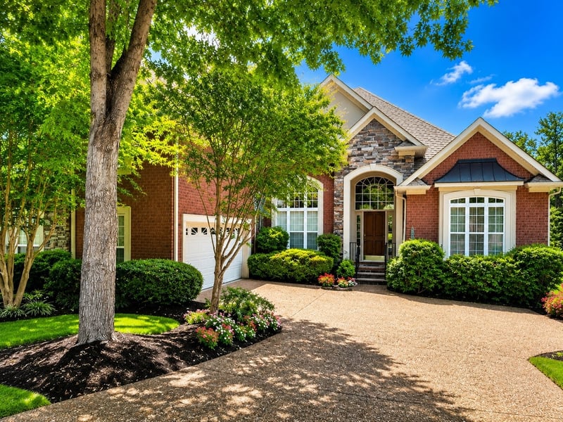 1002 Golf Club Ln E, Hendersonville, TN 37075