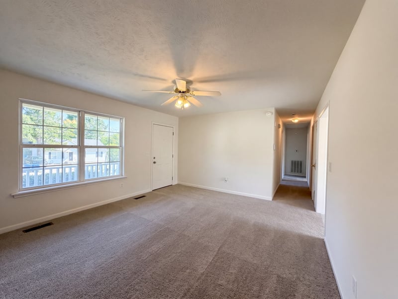 1303 St Hubbins Dr, La Vergne, TN 37086