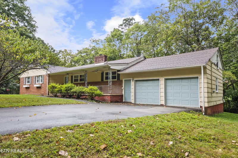 4721 W Sunset Rd, Knoxville, TN 37914