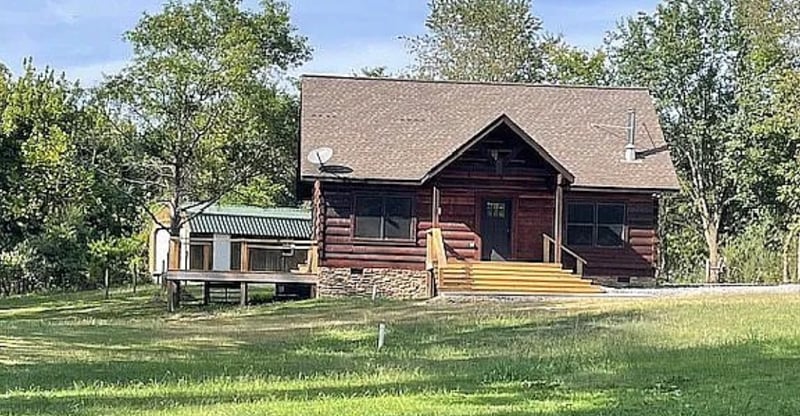 1941 Upper Station Camp Cir, Cottontown, TN 37048