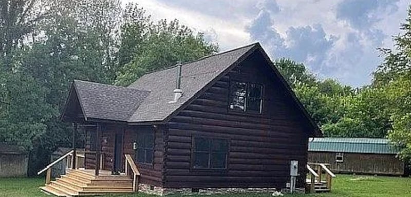 1941 Upper Station Camp Cir, Cottontown, TN 37048